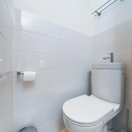 3 Bedroom In The Heart Of Cracow - By Upstairs * Krakov